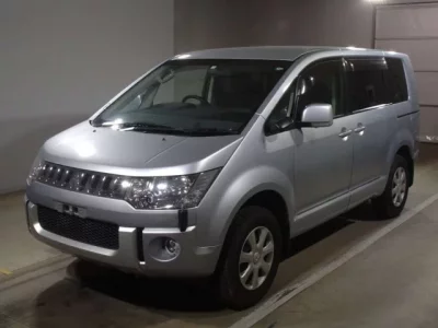 Mitsubishi DELICA D5