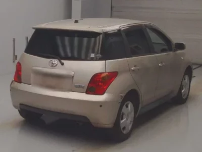 Toyota IST