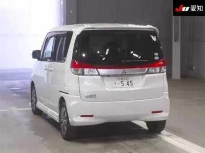 Mitsubishi DELICA D2