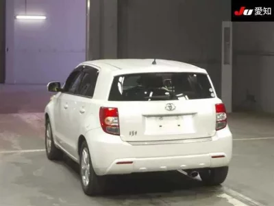 Toyota IST