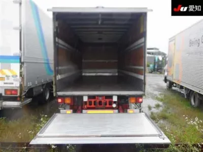 Isuzu TRUCK