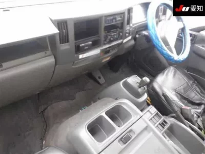 Isuzu TRUCK