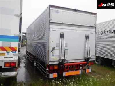 Isuzu TRUCK