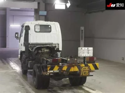 Isuzu TRUCK