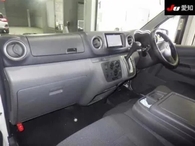 Nissan CARAVAN VAN