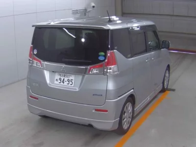 Mitsubishi DELICA D2