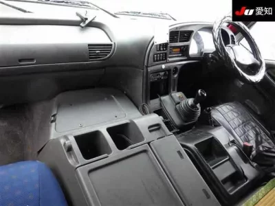 Isuzu TRUCK