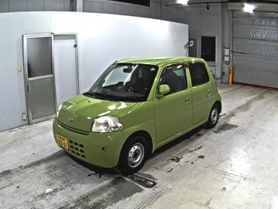 Daihatsu Esse