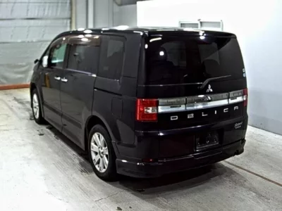 Mitsubishi DELICA D5