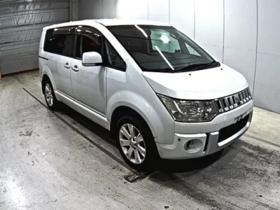 Mitsubishi DELICA D5