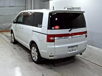 Mitsubishi DELICA D5