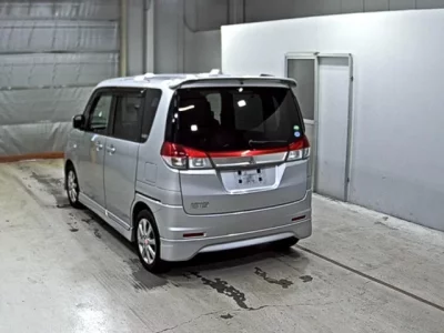 Mitsubishi DELICA D2