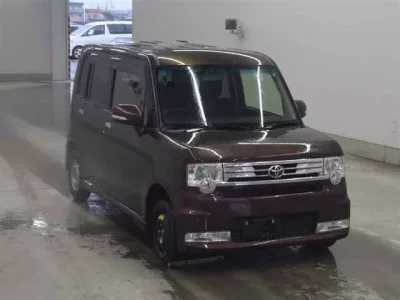 Toyota PIXIS SPACE