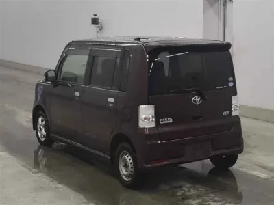 Toyota PIXIS SPACE