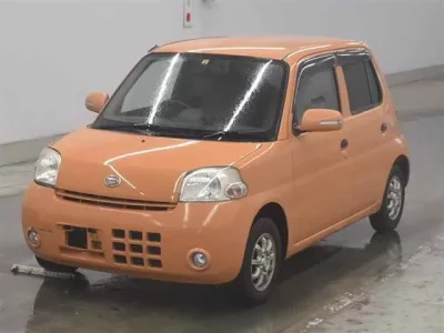 Daihatsu Esse