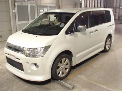 Mitsubishi DELICA D5