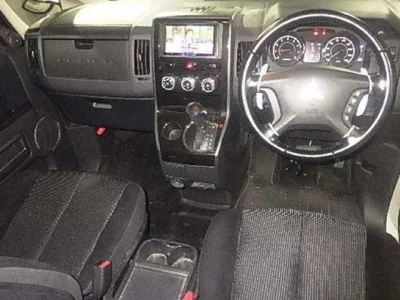 Mitsubishi DELICA D5