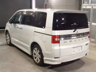 Mitsubishi DELICA D5