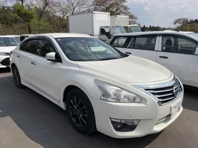 Nissan TEANA