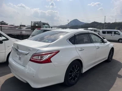 Nissan TEANA