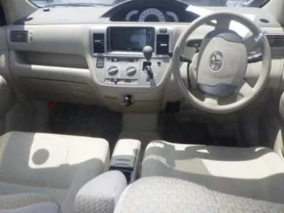 Toyota RAUM
