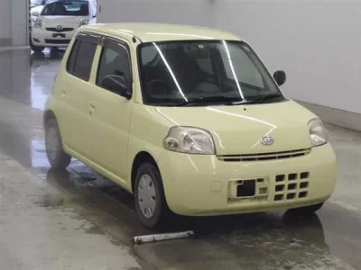 Daihatsu Esse