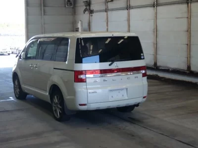 Mitsubishi DELICA D5