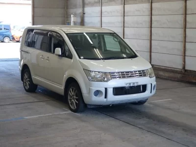 Mitsubishi DELICA D5
