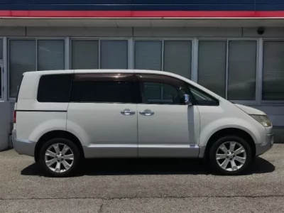 Mitsubishi DELICA D5