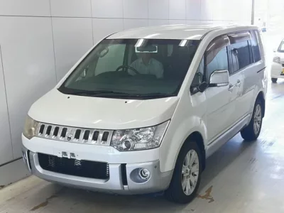 Mitsubishi DELICA D5