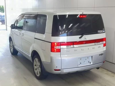 Mitsubishi DELICA D5