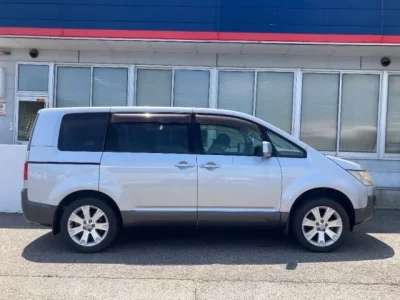 Mitsubishi DELICA D5