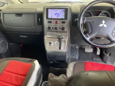 Mitsubishi DELICA D5