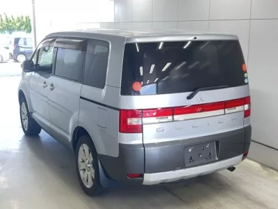 Mitsubishi DELICA D5