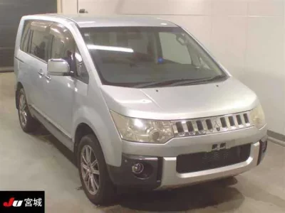 Mitsubishi DELICA D5