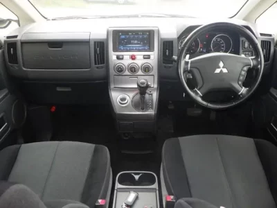 Mitsubishi DELICA D5