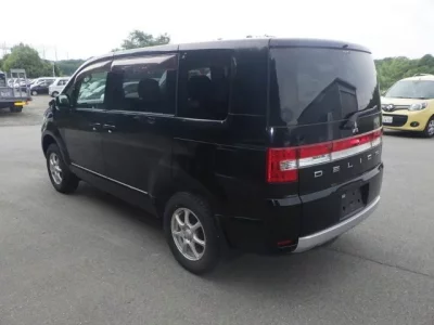 Mitsubishi DELICA D5