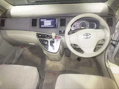Toyota ISIS