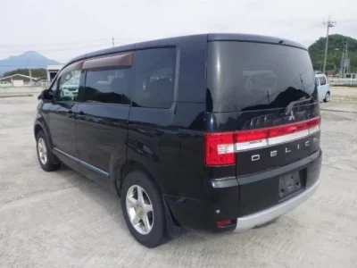 Mitsubishi DELICA D5