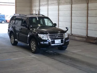 Mitsubishi PAJERO