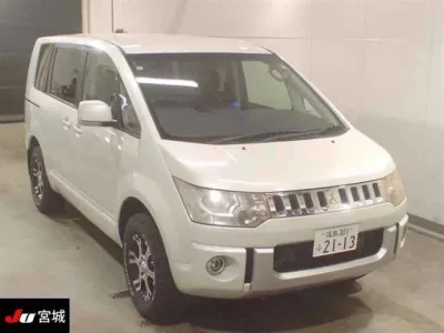 Mitsubishi DELICA D5
