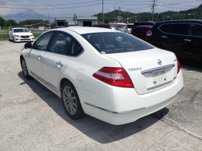 Nissan TEANA