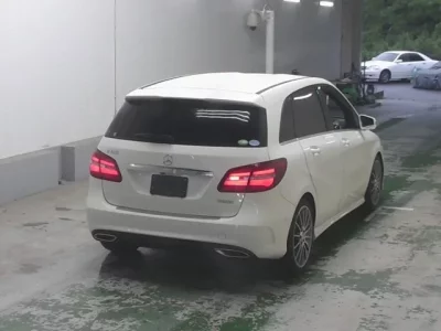Mercedes-Benz B CLASS