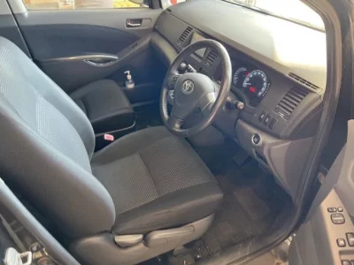 Toyota ISIS