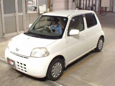Daihatsu Esse