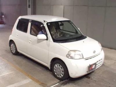 Daihatsu Esse
