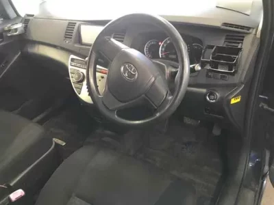 Toyota ISIS