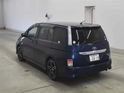 Toyota ISIS