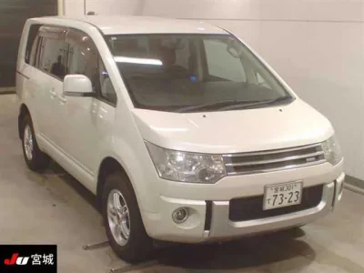 Mitsubishi DELICA D5