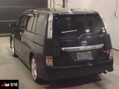 Toyota ISIS
